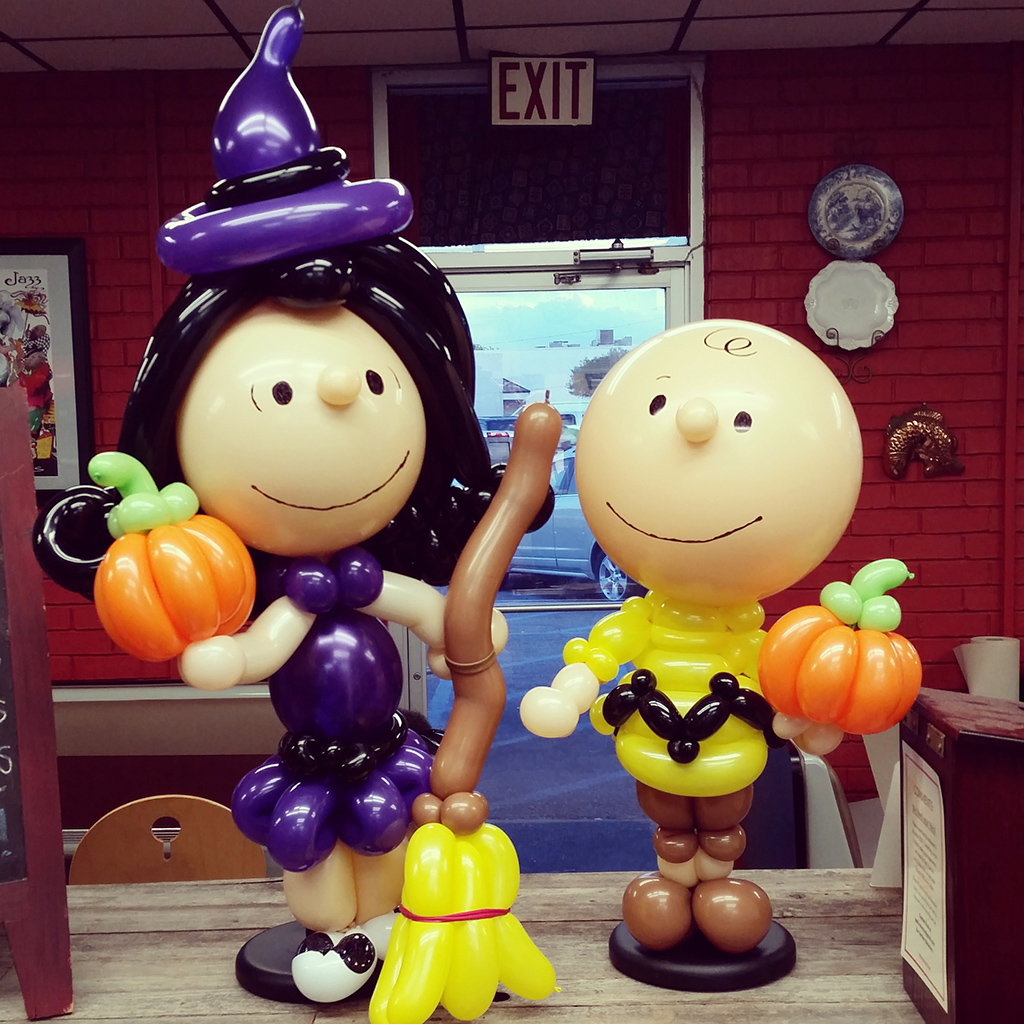 Stephanie Morace of Balloonatics Charlie Brown Balloon Art